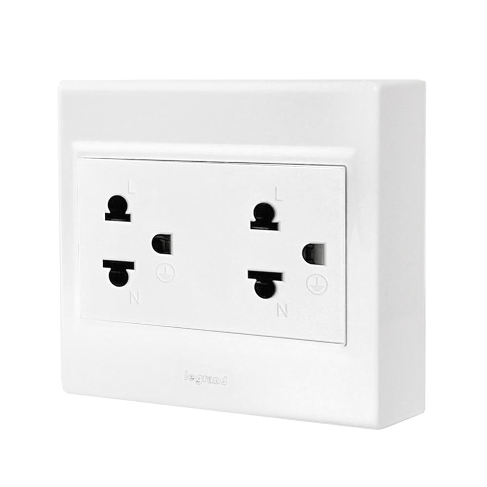 ชุดเต้ารับคู่ 3 ขากลมแบน BTICINO SMR P50404N สีขาว