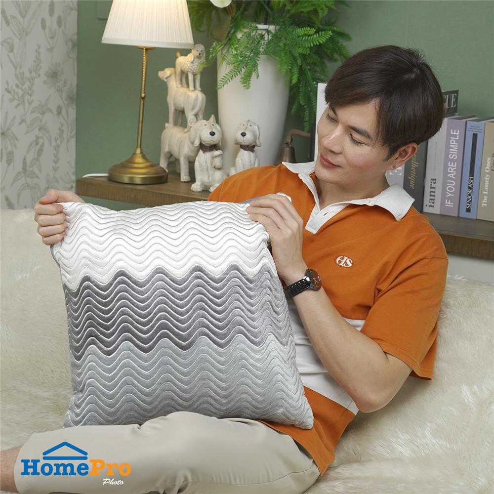 หมอนอิง HOME LIVING STYLE DYNA 18X18 นิ้ว สีเทา