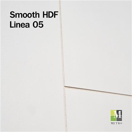 ประตูภายใน HDF METRO LINEA 05 80X200 ซม. สีขาว ไม่เจาะลูกบิด_1