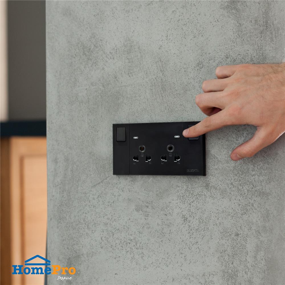 ชุดเต้ารับคู่ 3 ขา มีสวิตช์คุม ELECKTA VERVE สีดำ