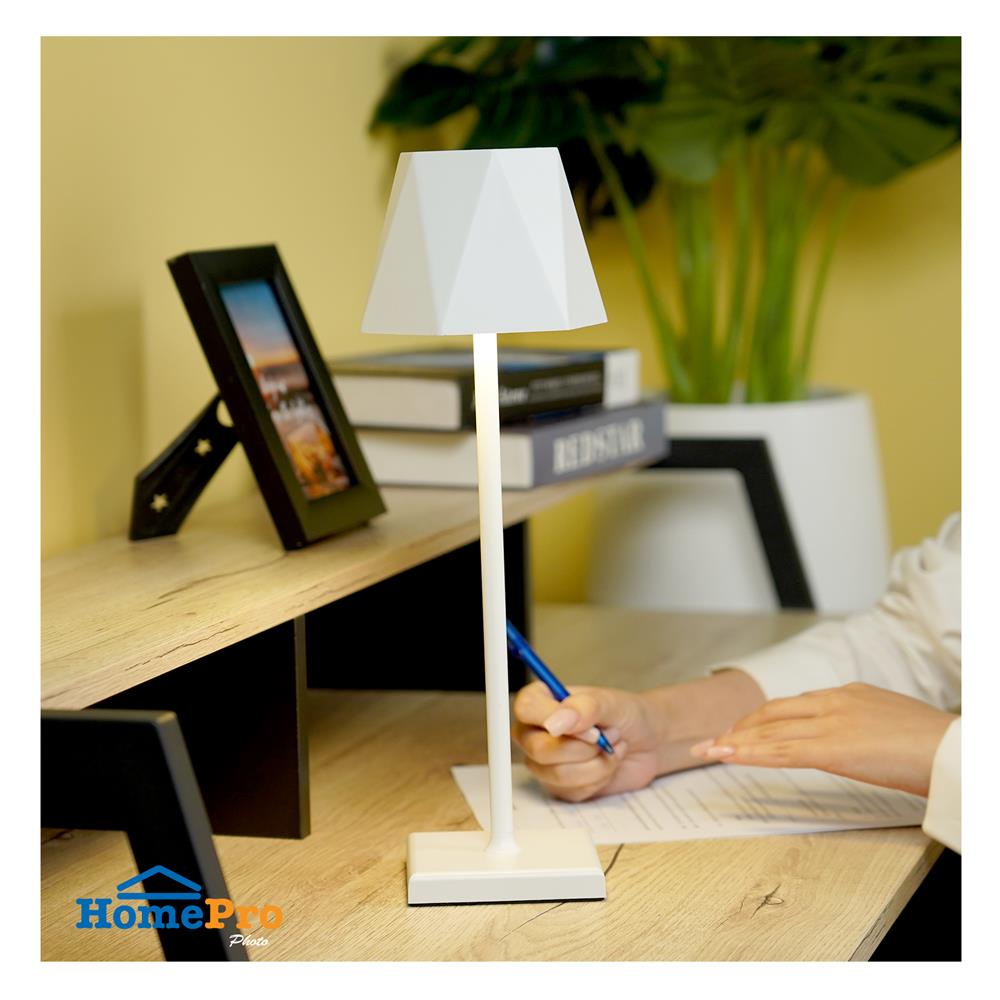 ไฟตั้งโต๊ะ LED CARINI 224322410 3 วัตต์ สีขาว