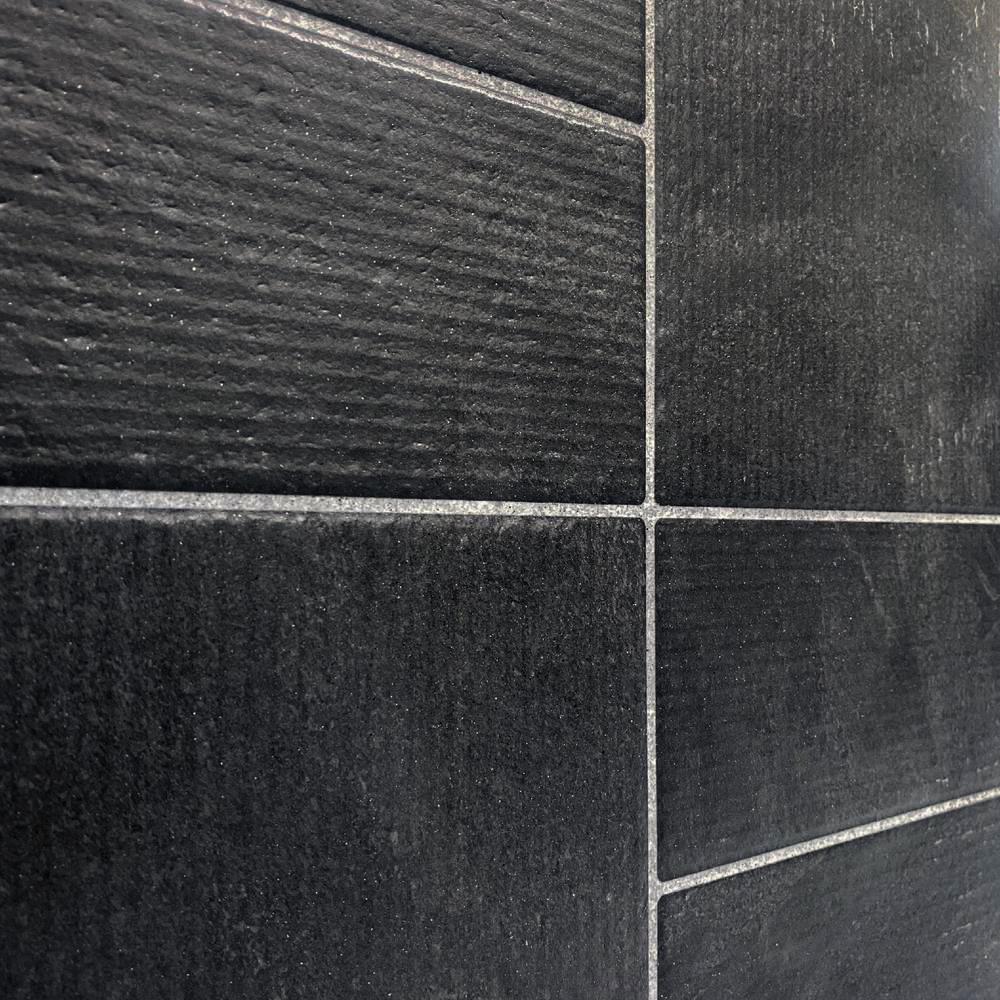 กระเบื้องพื้นพอร์ซเลน  16x16 นิ้ว COTTO กริดสโตน เทาเข้ม HYG PM 0.96 ตร.ม.