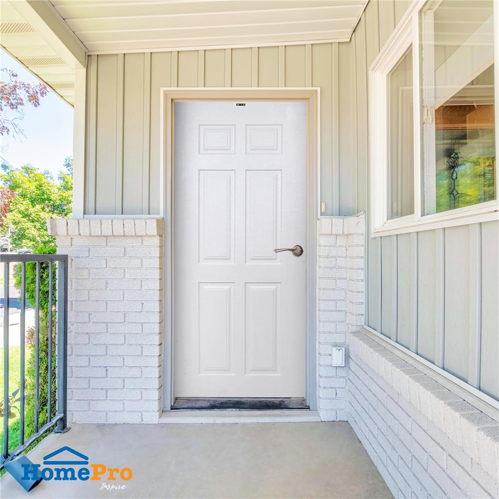 ประตูภายนอก UPVC AZLE PZN3 80X200 ซม. สีขาว เจาะลูกบิด