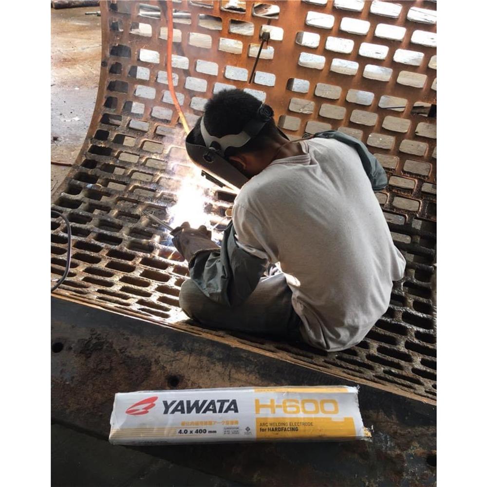 ลวดเชื่อมพอกผิวแข็ง YAWATA H-600 4.0X400 มม. 5 กก.