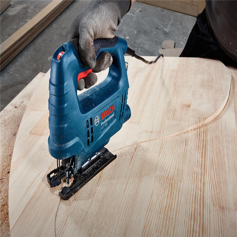 เลื่อยจิ๊กซอว์ BOSCH GST680 500 วัตต์