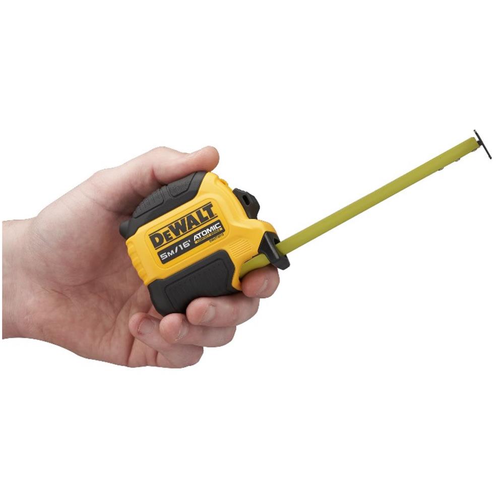 ตลับเมตรหุ้มยาง พร้อมตัวล็อก DEWALT DWHT38112-30 5 ม.