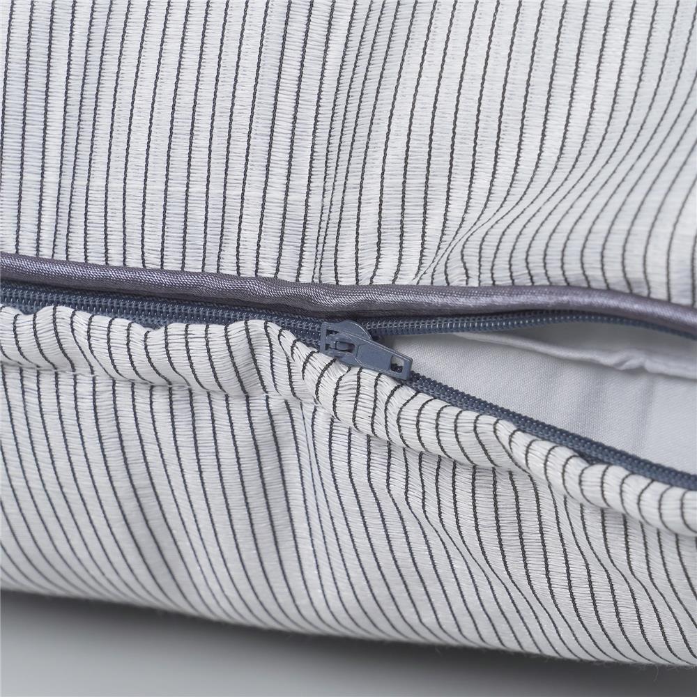 หมอนอิง HOME LIVING STYLE NURA 18X18 นิ้ว สีเทาอ่อน