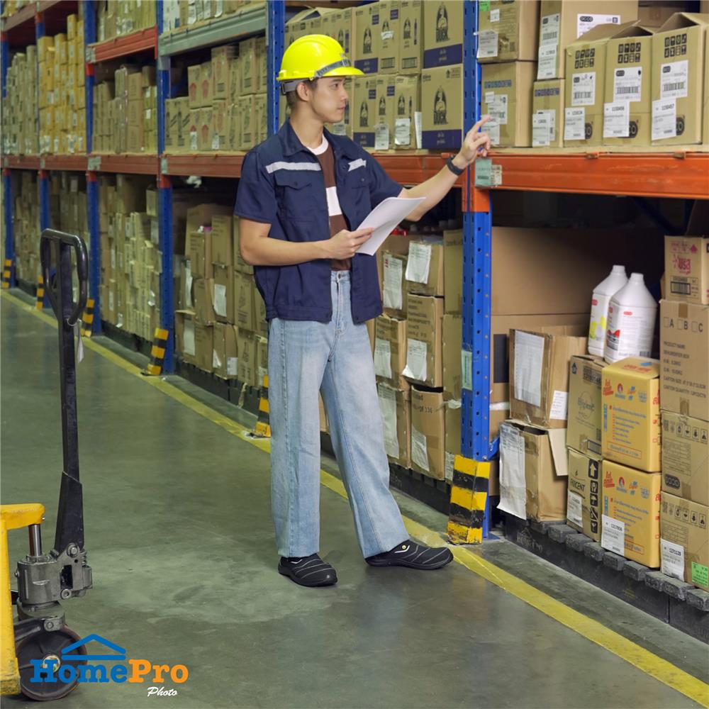 รองเท้านิรภัย SAFETY JOGGER YUKON เบอร์ 42 สีดำ