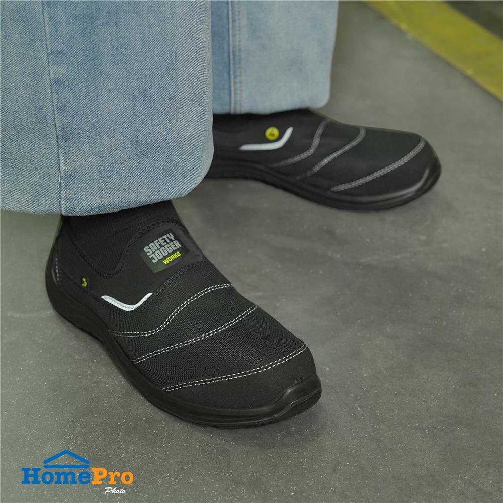 รองเท้านิรภัย SAFETY JOGGER YUKON เบอร์ 41 สีดำ