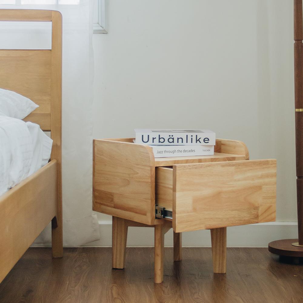 โต๊ะข้างเตียง YKS MINIMAL 8859275801698 40 ซม. สีธรรมชาติ