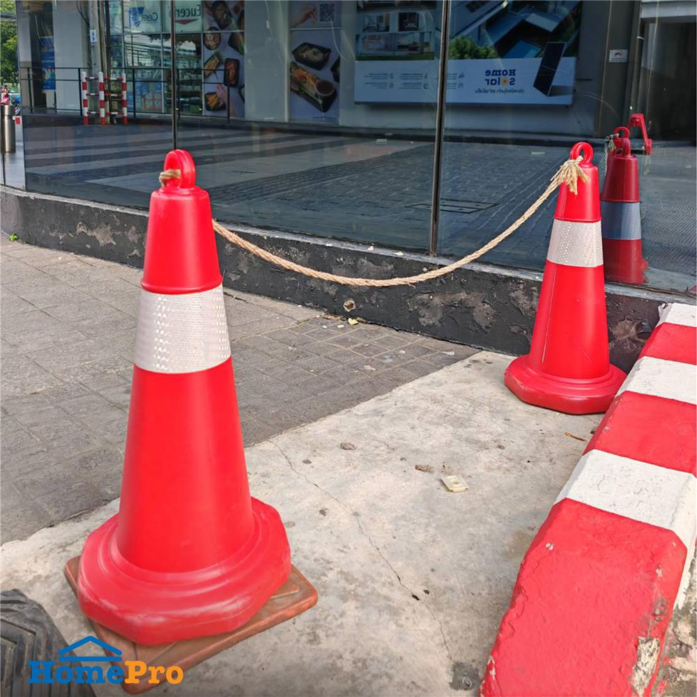 กรวยจราจรแบบมีห่วง RIGHT PE 68 ซม. สีส้ม