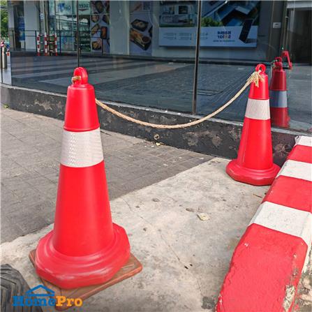 กรวยจราจรแบบมีห่วง RIGHT PE 68 ซม. สีส้ม_4