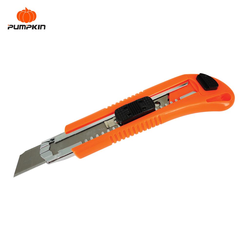 คัตเตอร์ พร้อมใบมีด 3 ใบ PUMPKIN 18 มม.