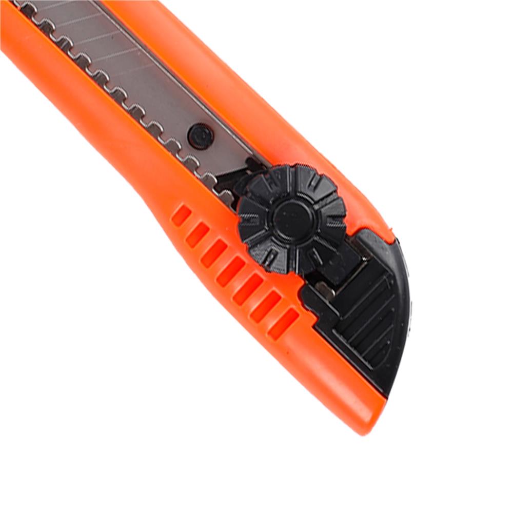 คัตเตอร์ PUMPKIN 12107-BA-107 18 มม.