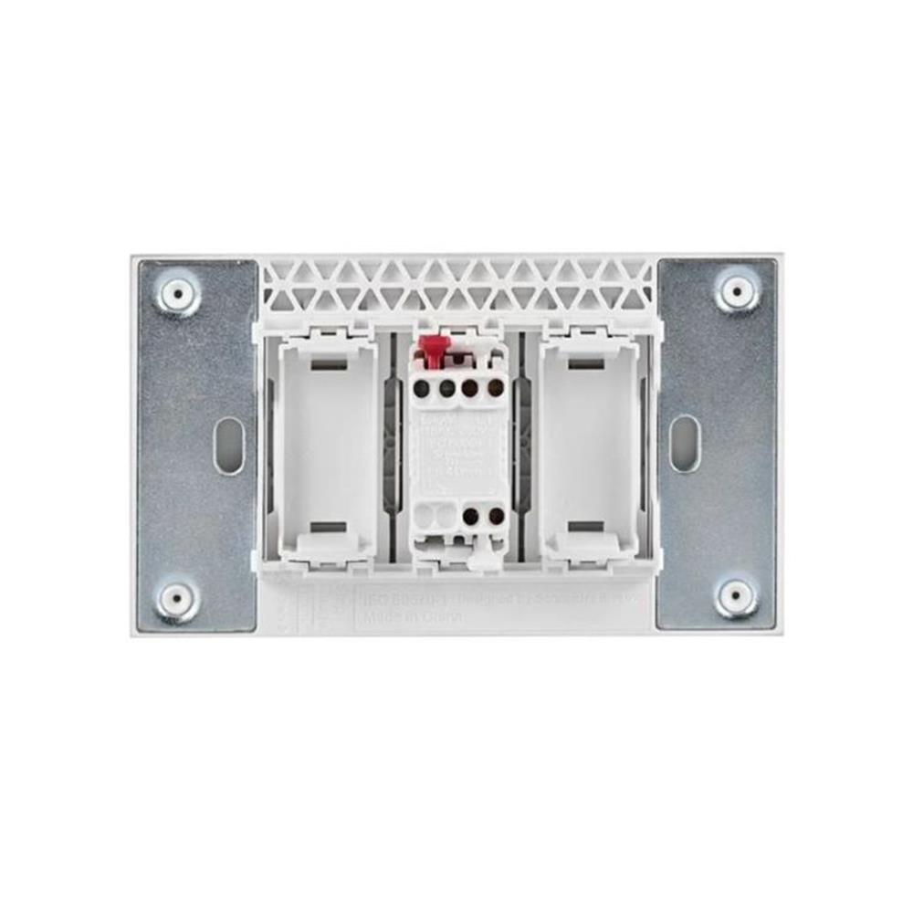 ชุดเต้ารับเดี่ยว พร้อมสวิตช์ 1 ทาง SCHNEIDER A7031F UST WE S สีขาว