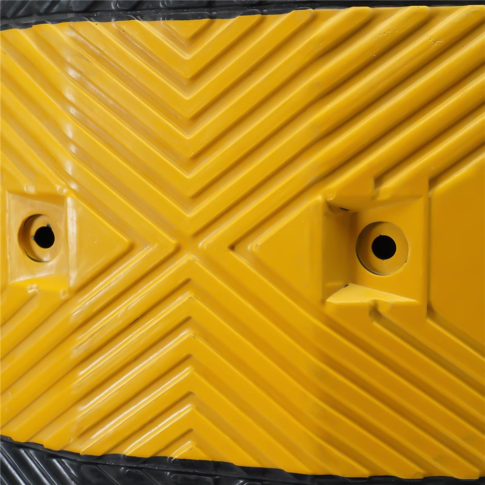 ยางชะลอความเร็ว RIGHT 100x35x5 ซม. สีดำ/เหลือง (พร้อมพุ๊ก 8 ชิ้น)