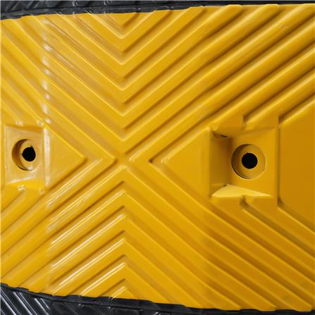 ยางชะลอความเร็ว RIGHT 100x35x5 ซม. สีดำ/เหลือง (พร้อมพุ๊ก 8 ชิ้น)_4