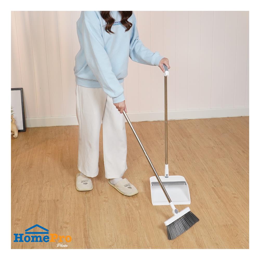 ชุดไม้กวาดพร้อมที่โกยผง 2IN1 ACCO A-NAMI สีขาว