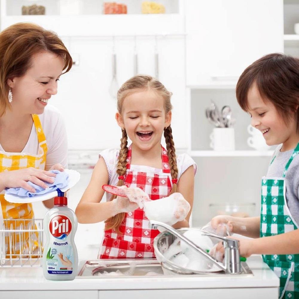 น้ำยาล้างจาน PRIL สูตรแซนซิทีฟ 450 มล.