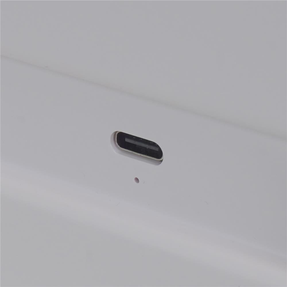 กระจกส่องหน้า LED MOYA K241040 สีขาว