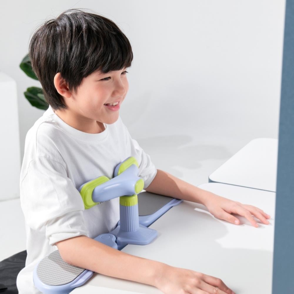 อุปกรณ์เสริมปรับท่านั่งสำหรับเด็ก ERGOTREND KIDS TRIANGLE สีฟ้า