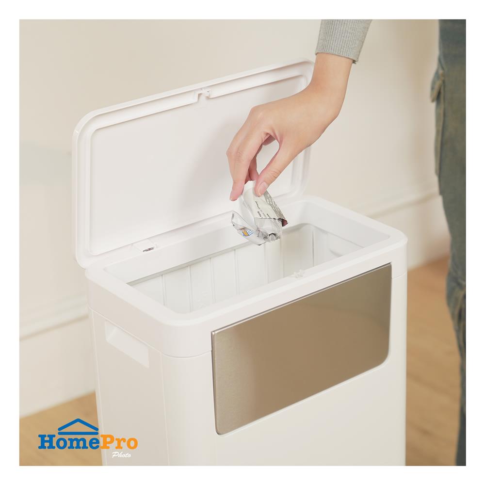 ถังขยะเหลี่ยมฝาสวิง ACCO 25 ลิตร สีขาว