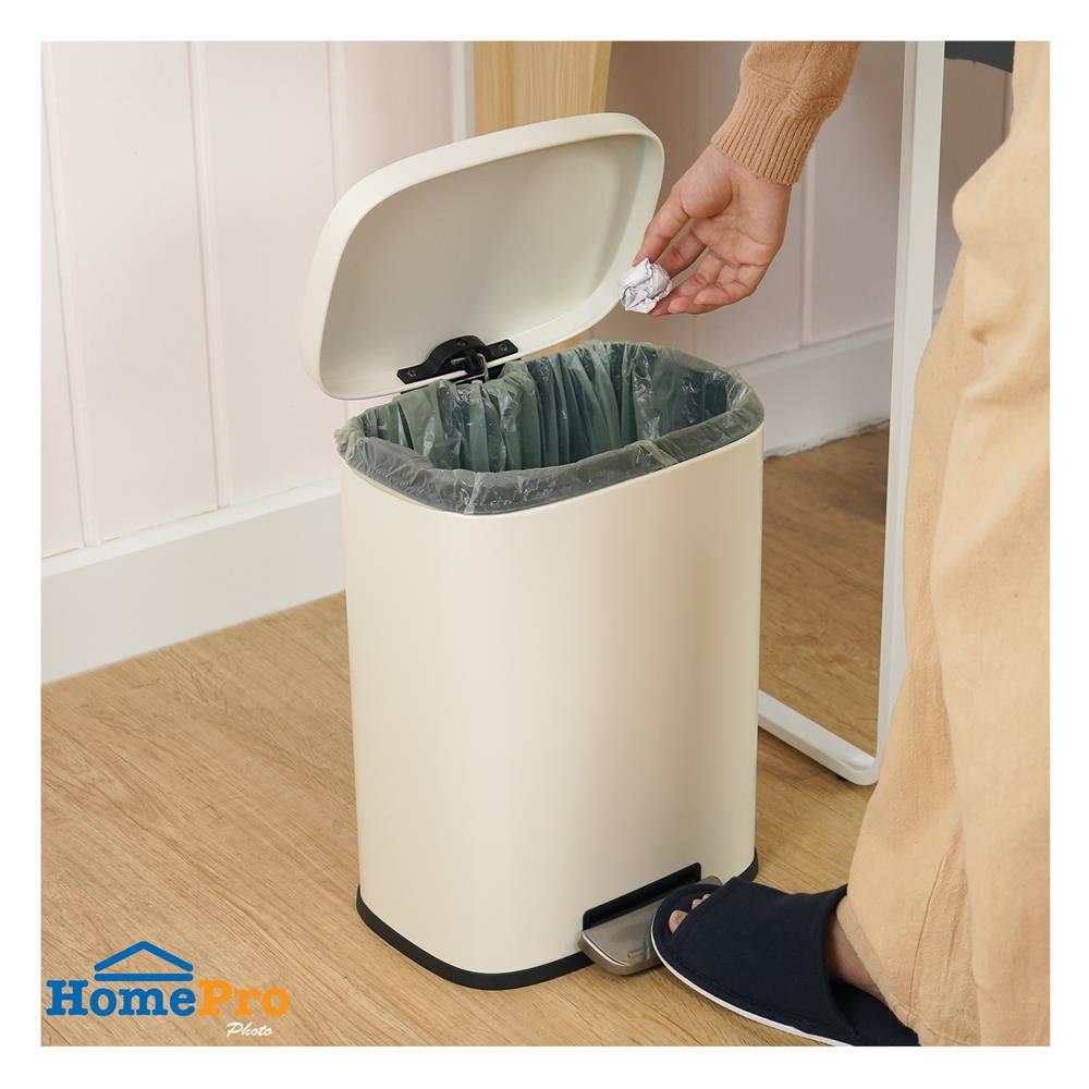 ถังขยะเหยียบเหลี่ยม ACCO TAFIA 12 ลิตร สีครีม