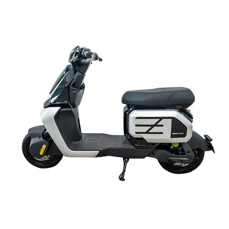 สกู๊ตเตอร์ไฟฟ้า ZEEHO AE2 สีเงิน_0