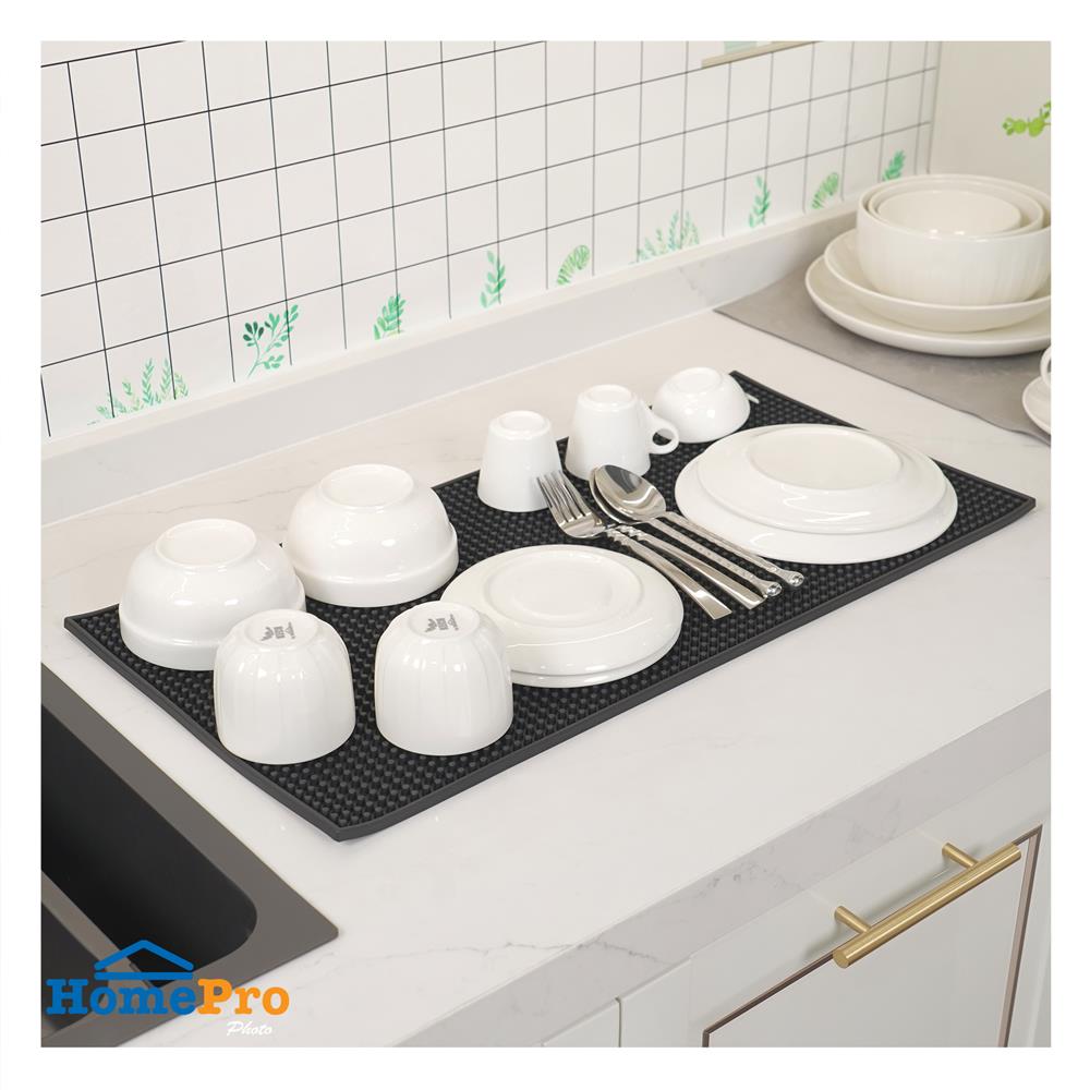 แผ่นรองกันลื่น PVC KECH COFF 30X60 ซม. สีดำ