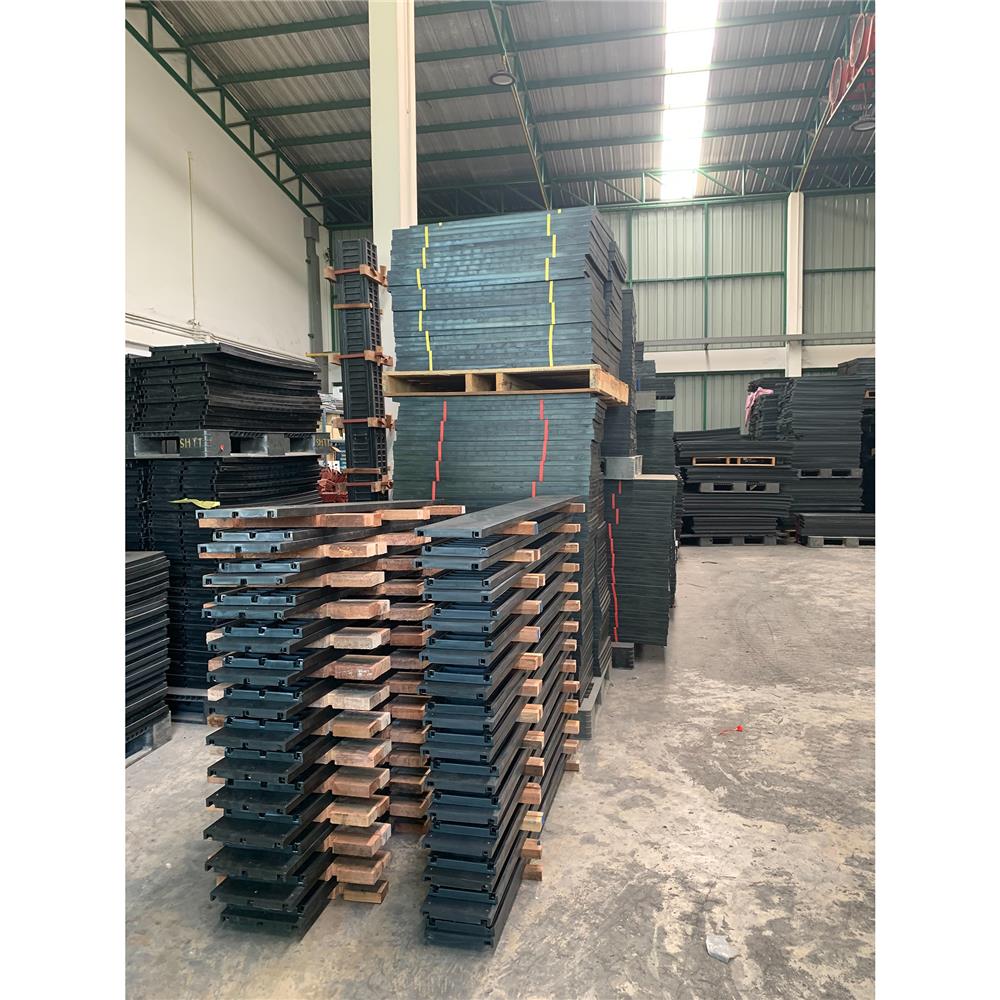 ไม้แบบพลาสติกหล่อเสา SON OF WOOD FI 25X25X300 ซม. สีดำ