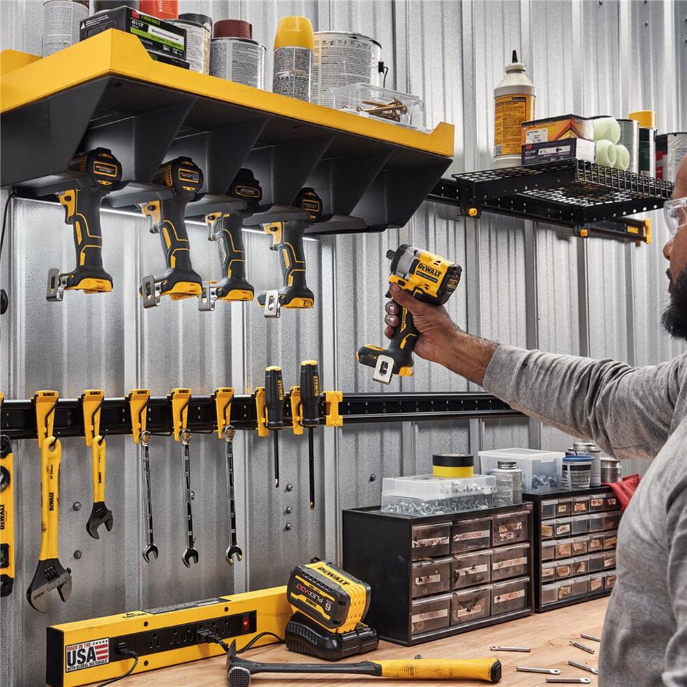 ชั้นวางและแขวนเครื่องมือช่าง DEWALT DWST82822