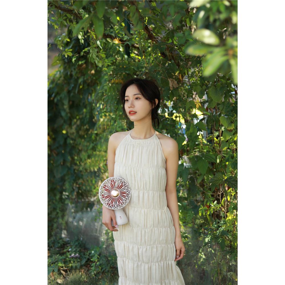 พัดลมพกพา 6 นิ้ว SOTHING BRIDAL BOUQUET สีขาว