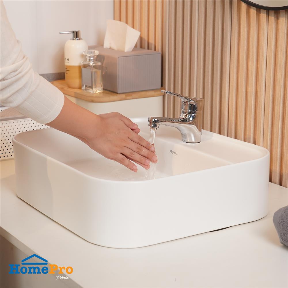 อ่างล้างหน้าวางบนเคาน์เตอร์ MOYA C-815 MATT WHITE