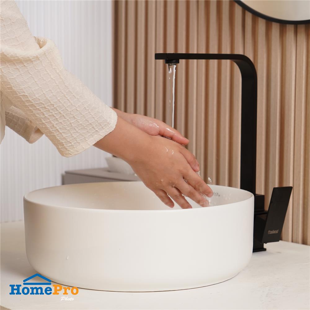 อ่างล้างหน้าวางบนเคาน์เตอร์ MOYA 221-12 MATT WHITE