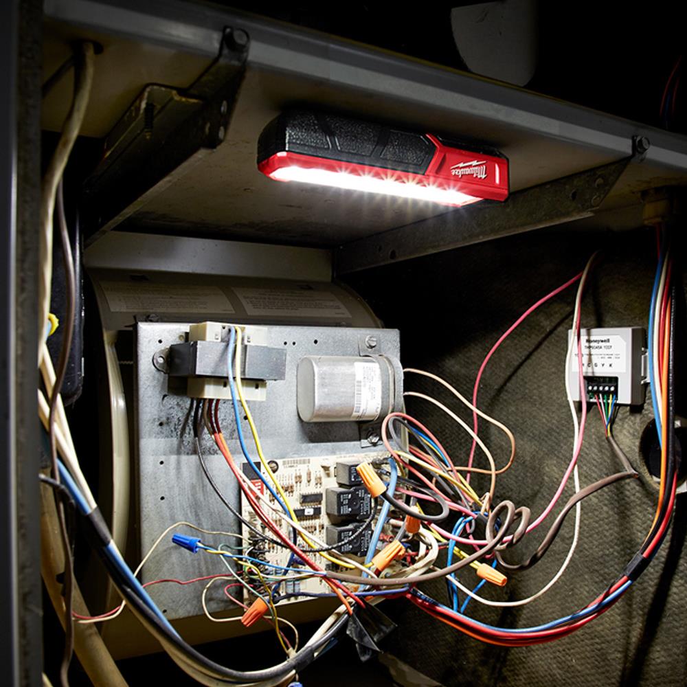 ไฟฉายพกพา MILWAUKEE L4 FL-301 4 โวลต์