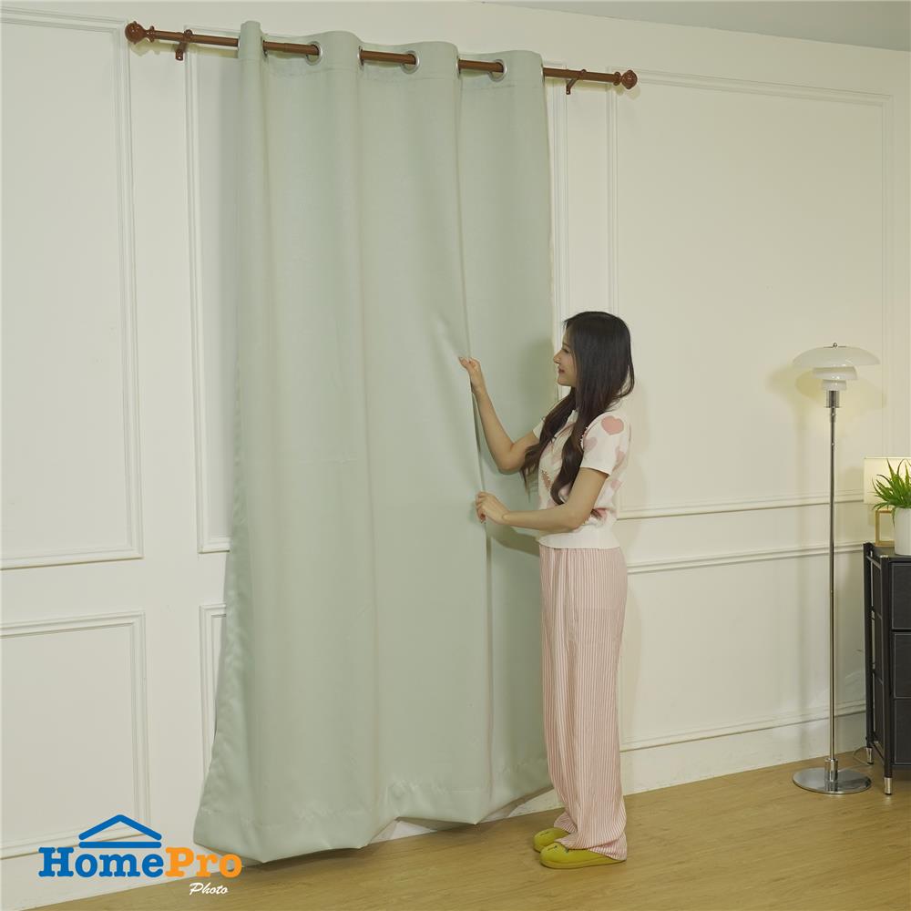ผ้าม่าน EYELET HOME LIVING CARRY UV 150X160 ซม. สีเขียว