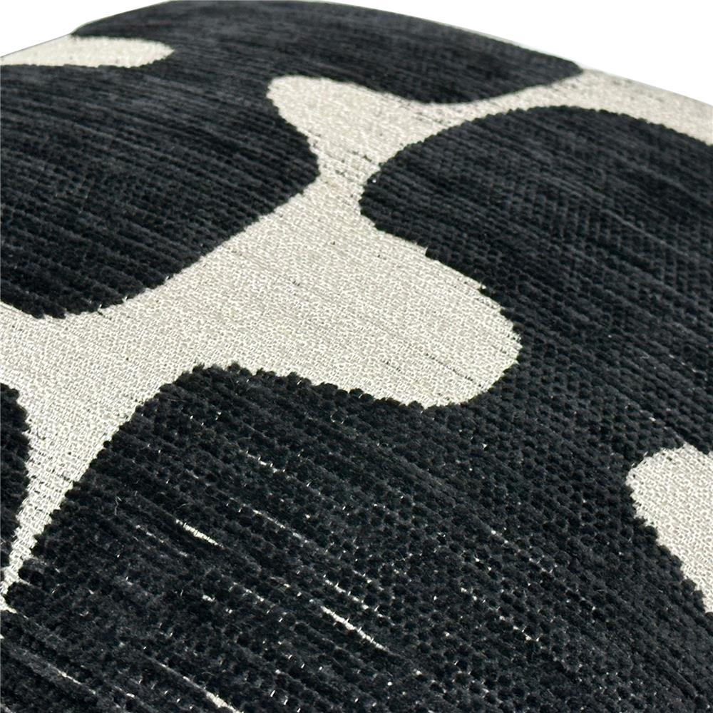 หมอนอิง BENETTA UNIQ 22x22 นิ้ว สีดำ