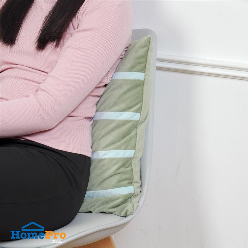 หมอนอิง HOME LIVING STYLE STRIPY 18x18 นิ้ว สีเขียว