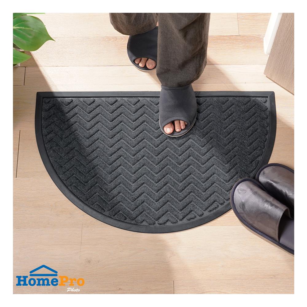 พรมเช็ดเท้าดักฝุ่น HOME LIVING STYLE MOON 45X75 ซม. สีเทา
