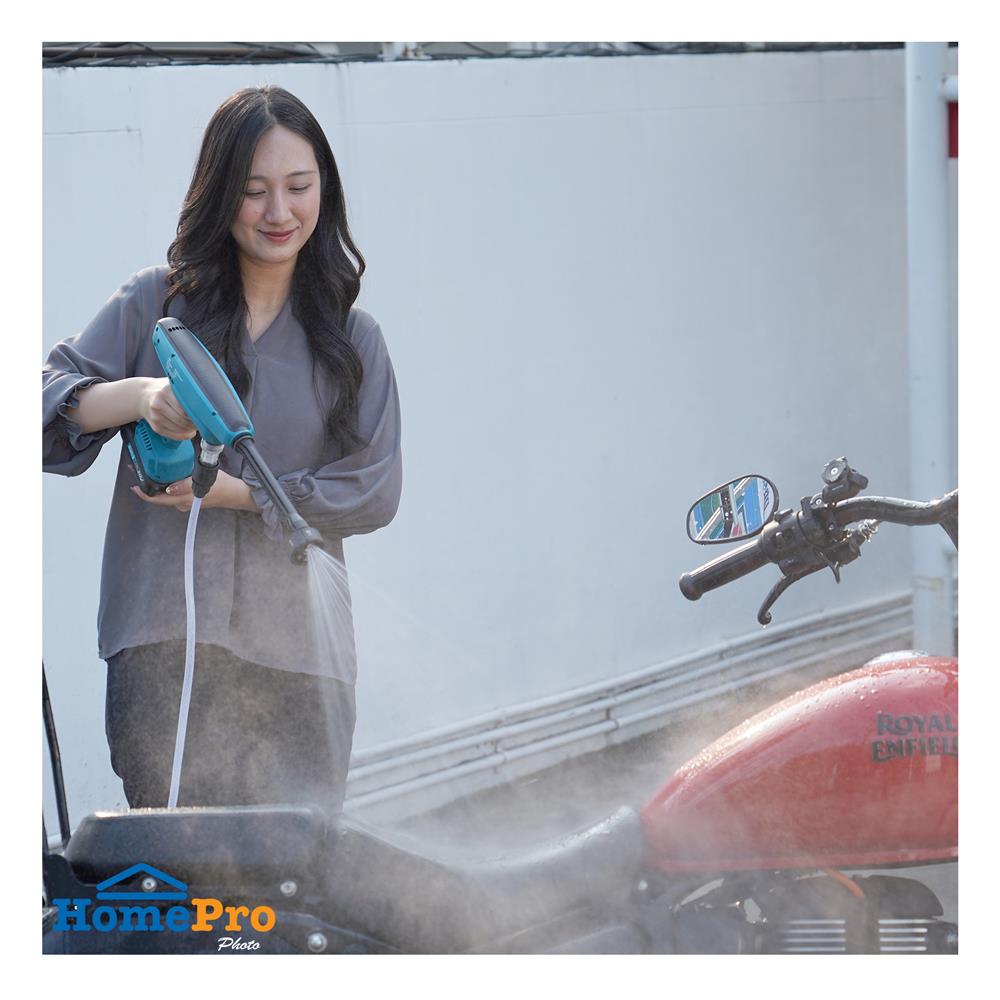 เครื่องฉีดน้ำไร้สาย (พร้อมแบตเตอรี่และแท่นชาร์จ) MATALL PRO M006 15 บาร์ 20 โวลต์