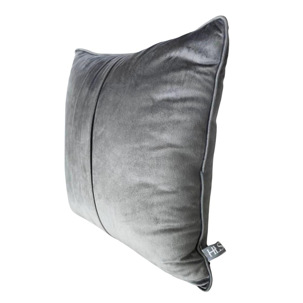 หมอนอิง HOME LIVING STYLE HELIA 18X18 นิ้ว สีเทา