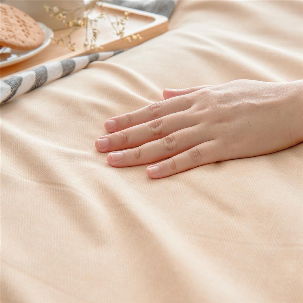 ชุดผ้าปูที่นอน 5 ฟุต (ชุด 3 ชิ้น) OMAZZ PAUL TAILOR CHAMPAGNE