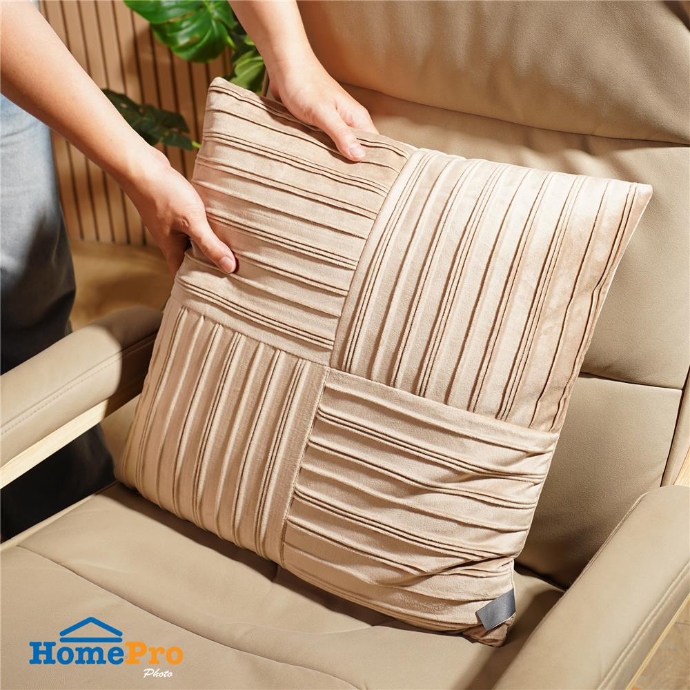 หมอนอิง HOME LIVING STYLE PREVIA 18x18 นิ้ว สีน้ำตาล