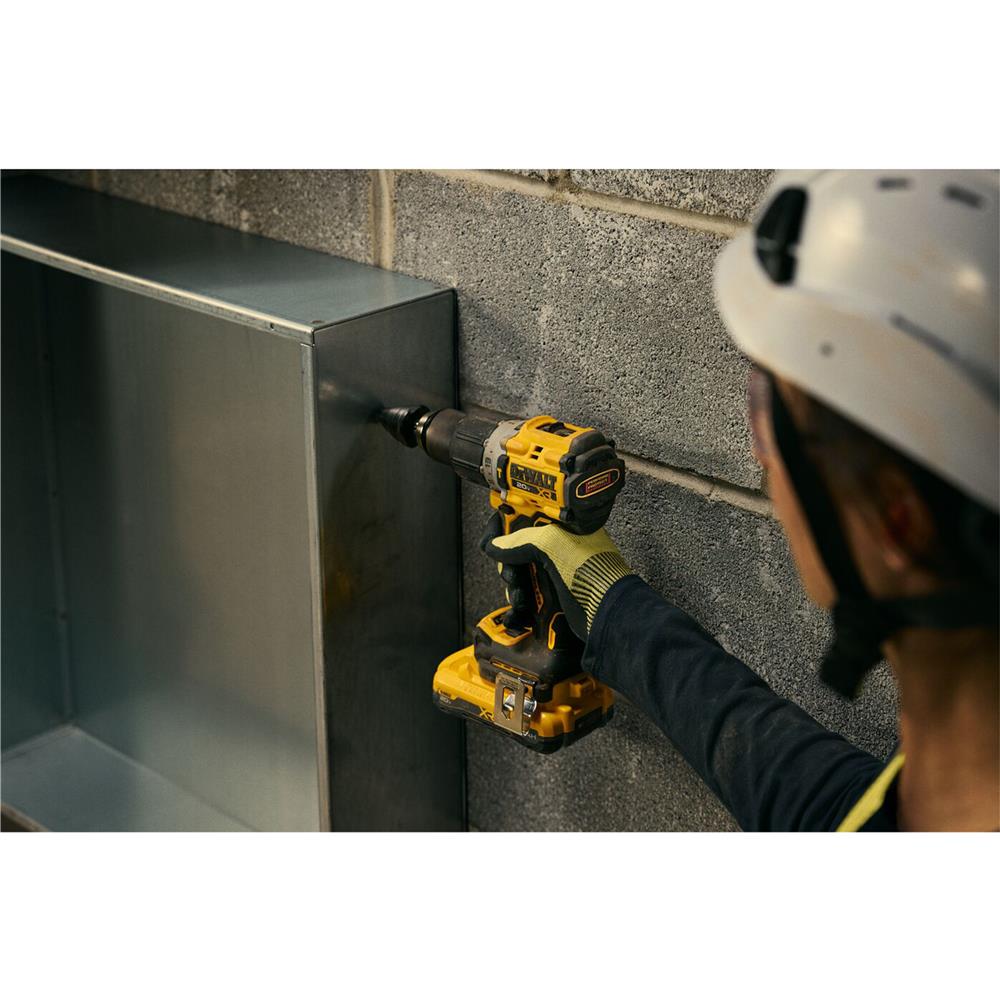 ชุดสว่านกระแทกและเครื่องเจียรไร้สาย (พร้อมแบตเตอรี่และแท่นชาร์จ) DEWALT DCK2026P2T-B1 20 โวลต์