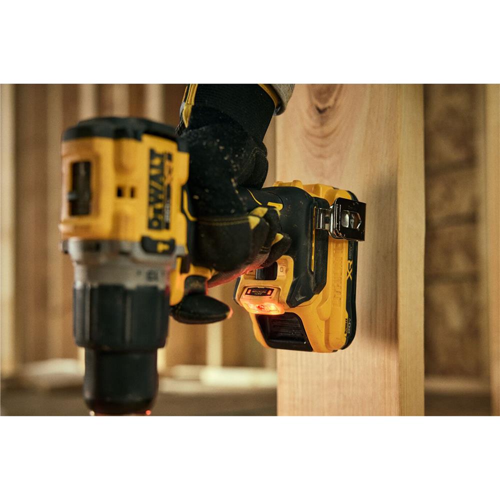 ชุดสว่านกระแทกและเครื่องเจียรไร้สาย (พร้อมแบตเตอรี่และแท่นชาร์จ) DEWALT DCK2026P2T-B1 20 โวลต์