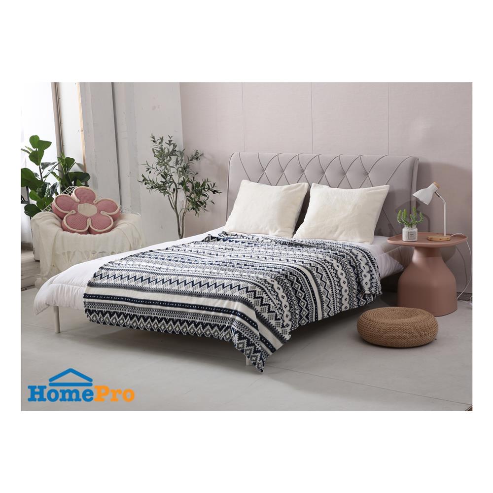 ผ้าห่ม HOME LIVING STYLE ARROW 60x80 นิ้ว สี BLACK & WHITE