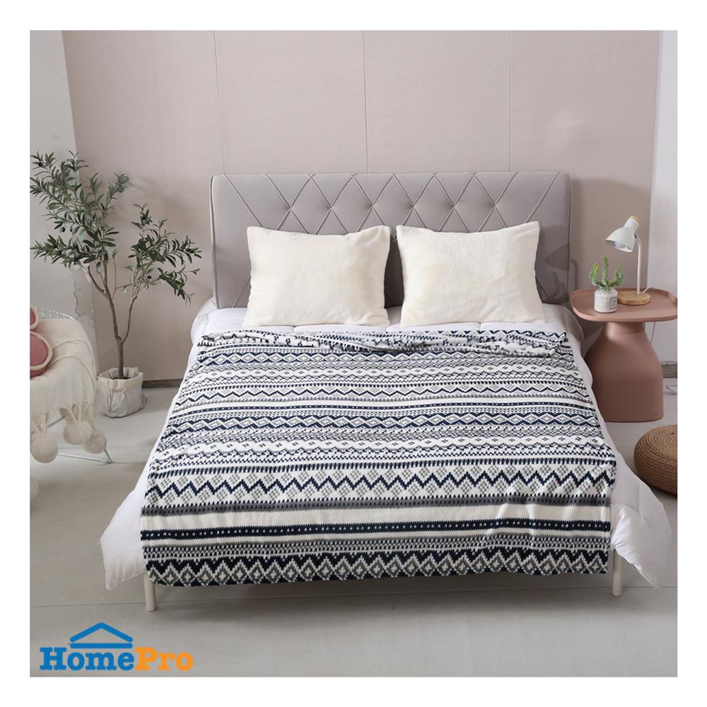 ผ้าห่ม HOME LIVING STYLE ARROW 60x80 นิ้ว สี BLACK & WHITE