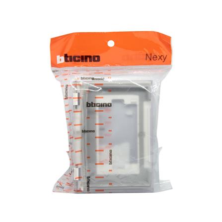 หน้ากากกันน้ำติดลอย 3 ช่อง BTICINO NEXY 29603 สีเทา_3