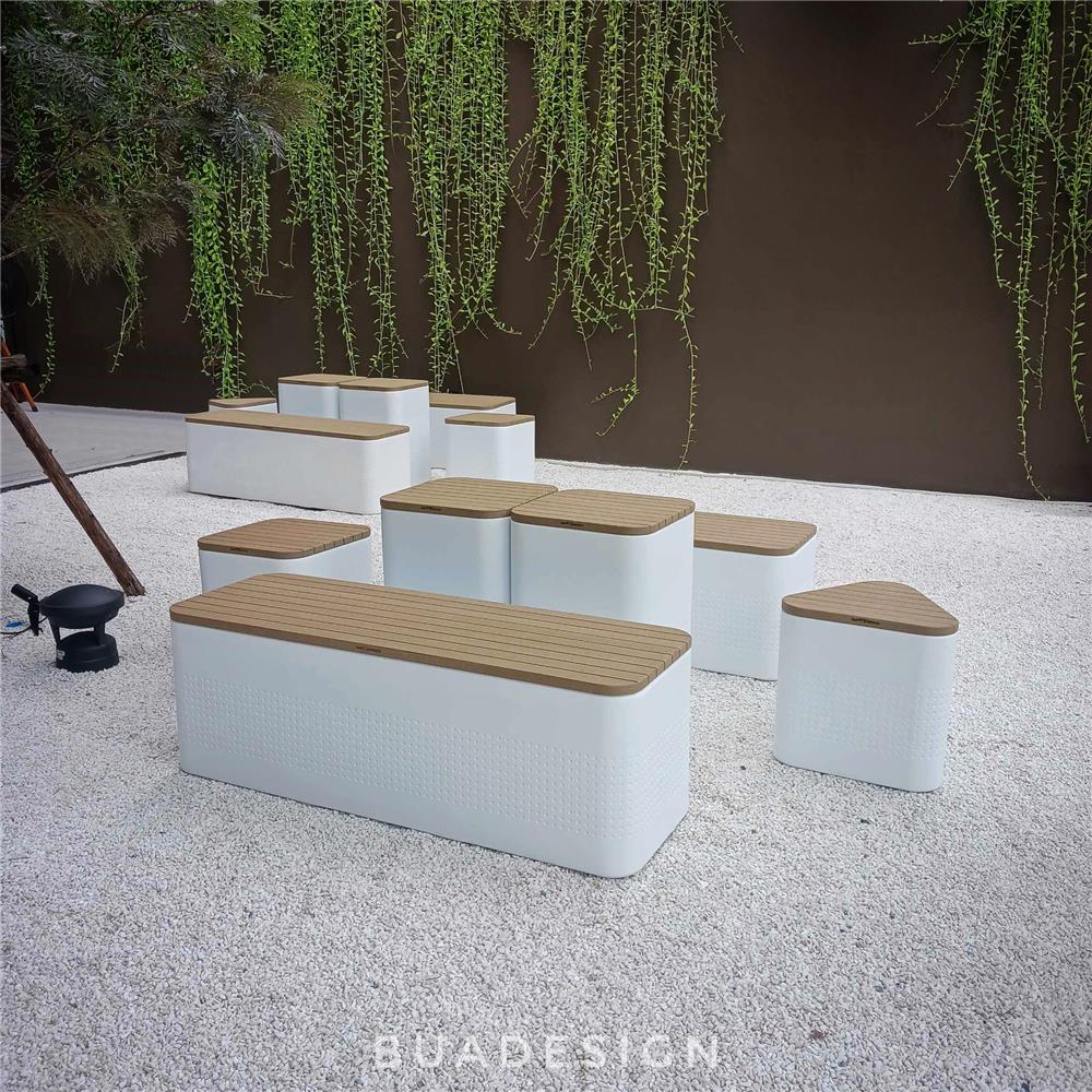 ม้านั่งสนาม BUA DESIGN BUASURFACE DOT SQUARE STOOL สีธรรมชาติ