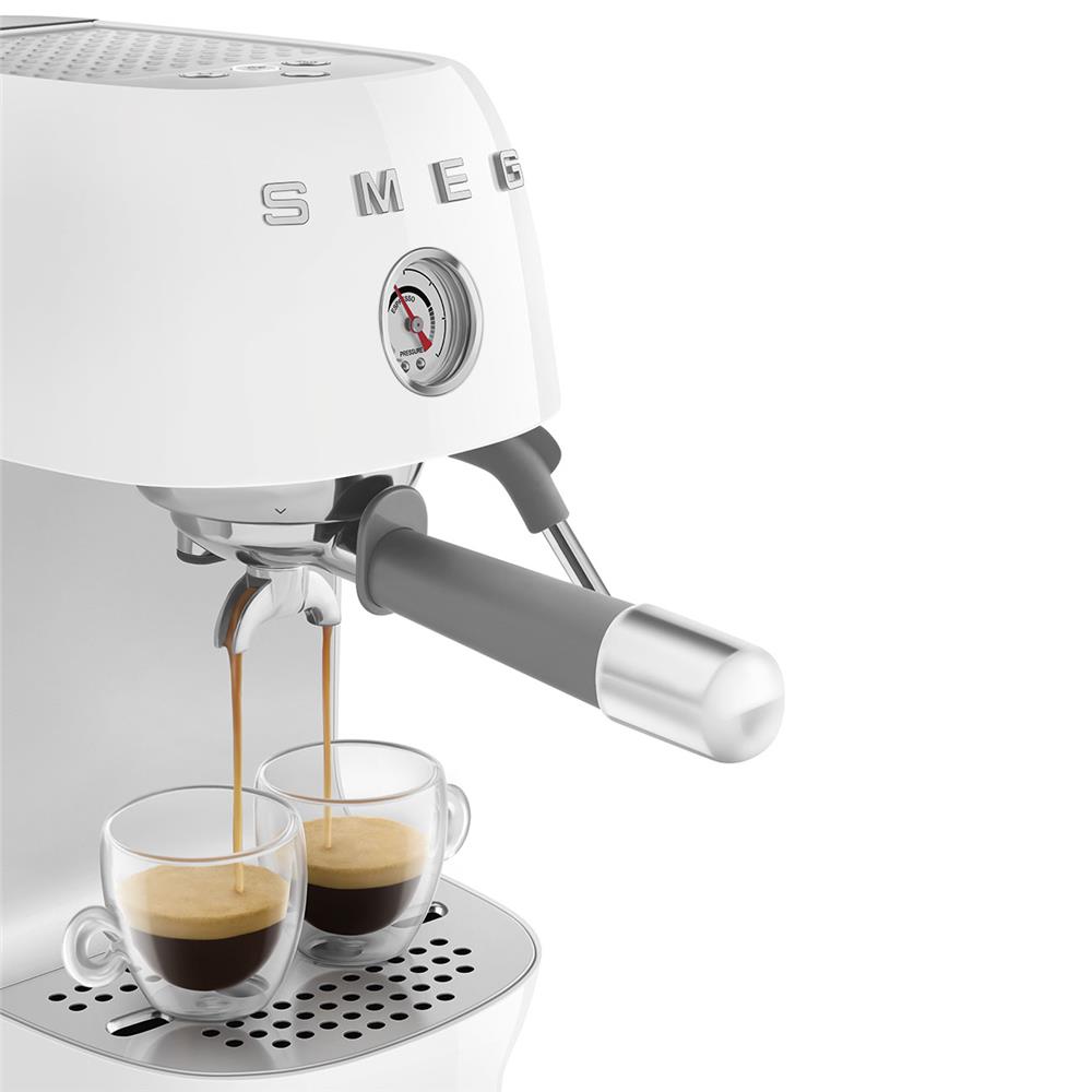 เครื่องชงกาแฟเอสเพรสโซ SMEG ECF03WHEU สีขาว